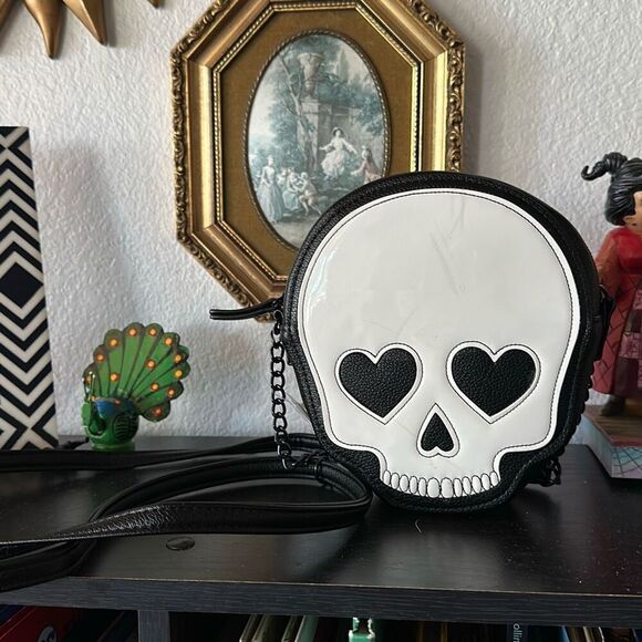 Claire’s Skull Candy White and Black Purse Long NWT - Picture 1 of 7